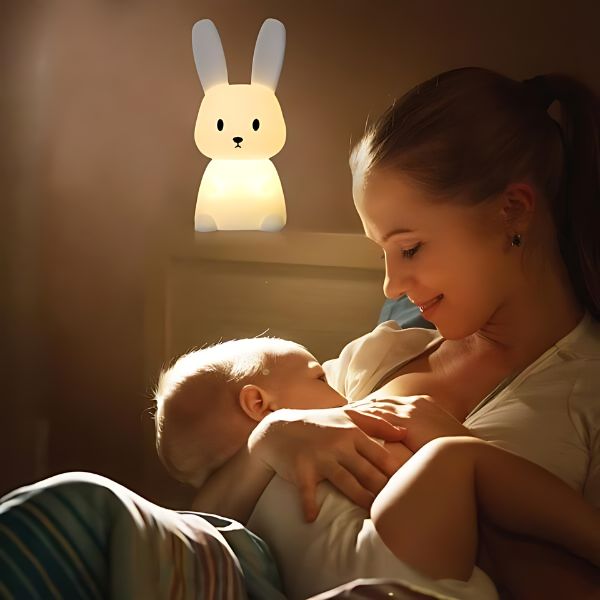 Veilleuse-lapin-allaitement-bebe-soir