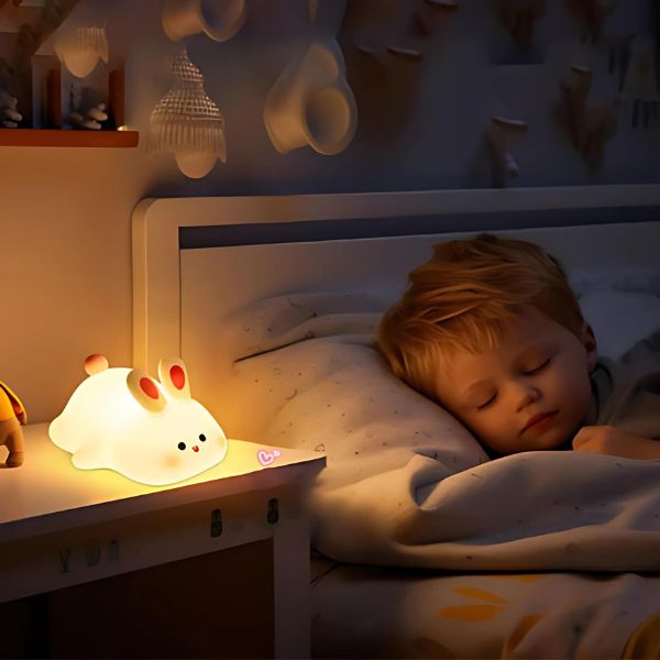 Veilleuse-lapin-nuit-sereine-lumiere-tamisee