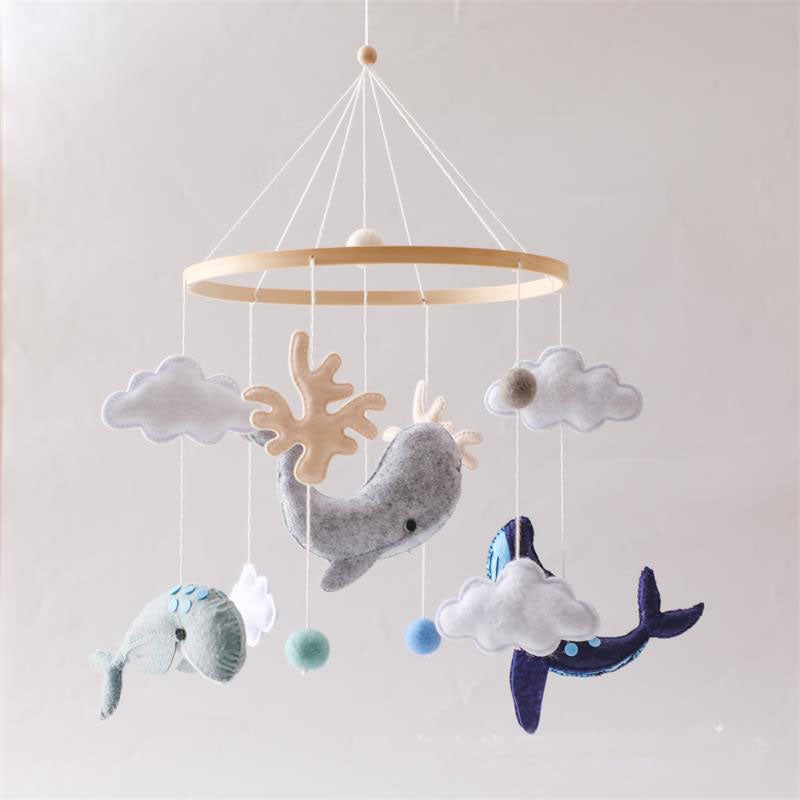 mobile bebe dauphin bleu gris eveil bebe