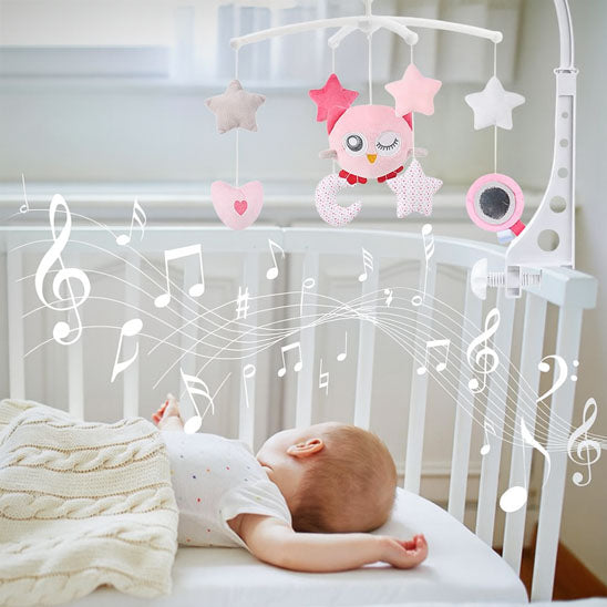 mobile bebe hibou etoile coeur rose bebe dans berceau