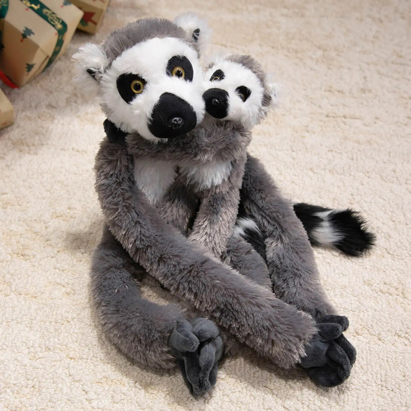 peluche maki gris bebe maman