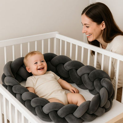 tresse-de-lit-enfant-maman-souriant
