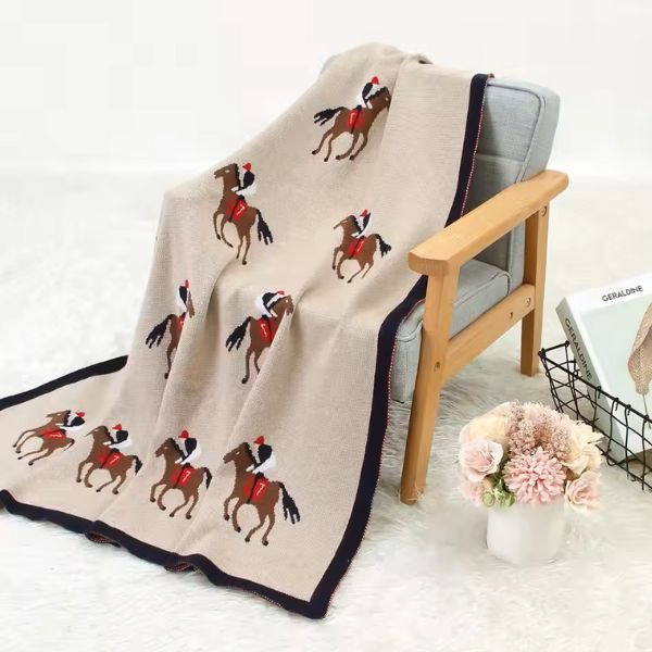 Couverture-bebe-cheval-coton-beige-decoration-adorable-chambre