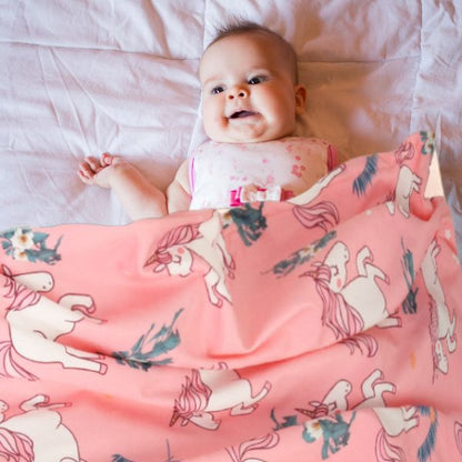 Plaid-bébé-rose-en-polaire-cadeau-anniversaire-fille