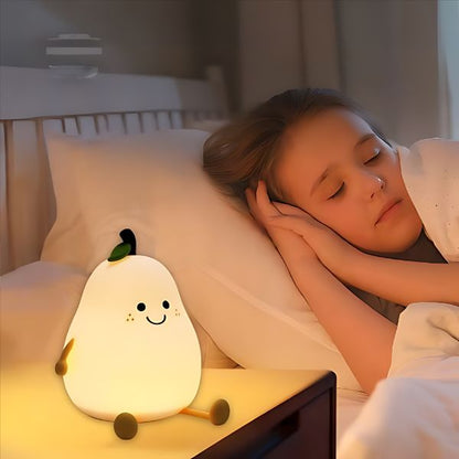 Veilleuse-bebe-poire-sommeil-paisible-fille