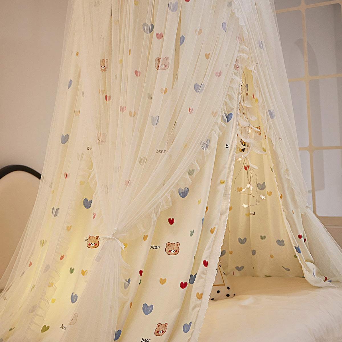 ciel de lit enfant cœur