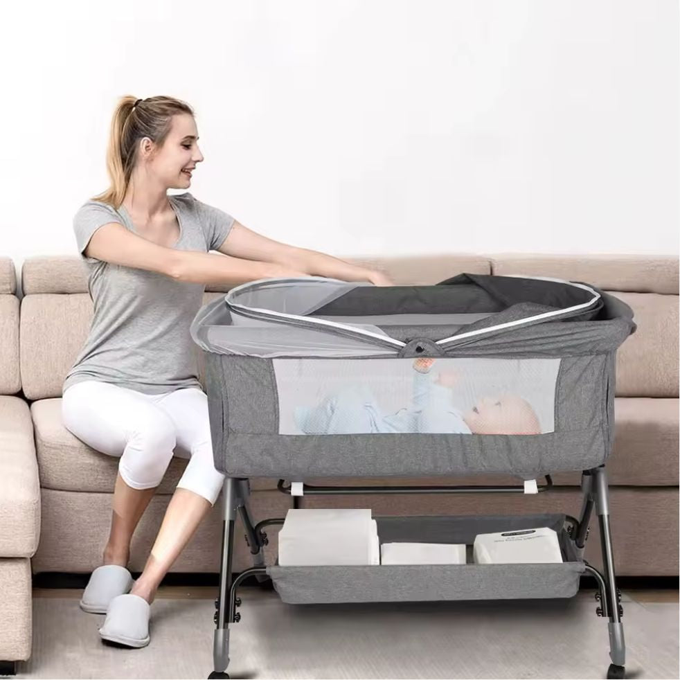 lit cododo bébé maman souriants salon