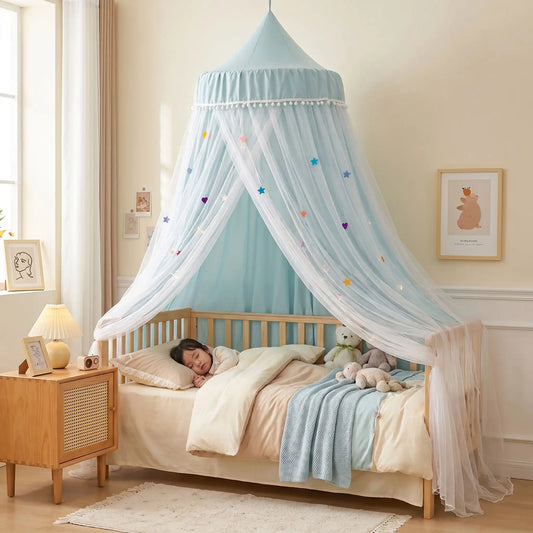 moustiquaire ciel de lit bleu enfant endormi lit