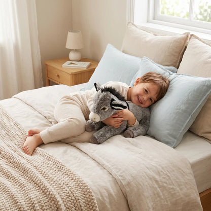 peluche âne géante grise enfant souriant