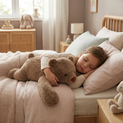 peluche ours brun doux apaisant enfant endormi paisiblement