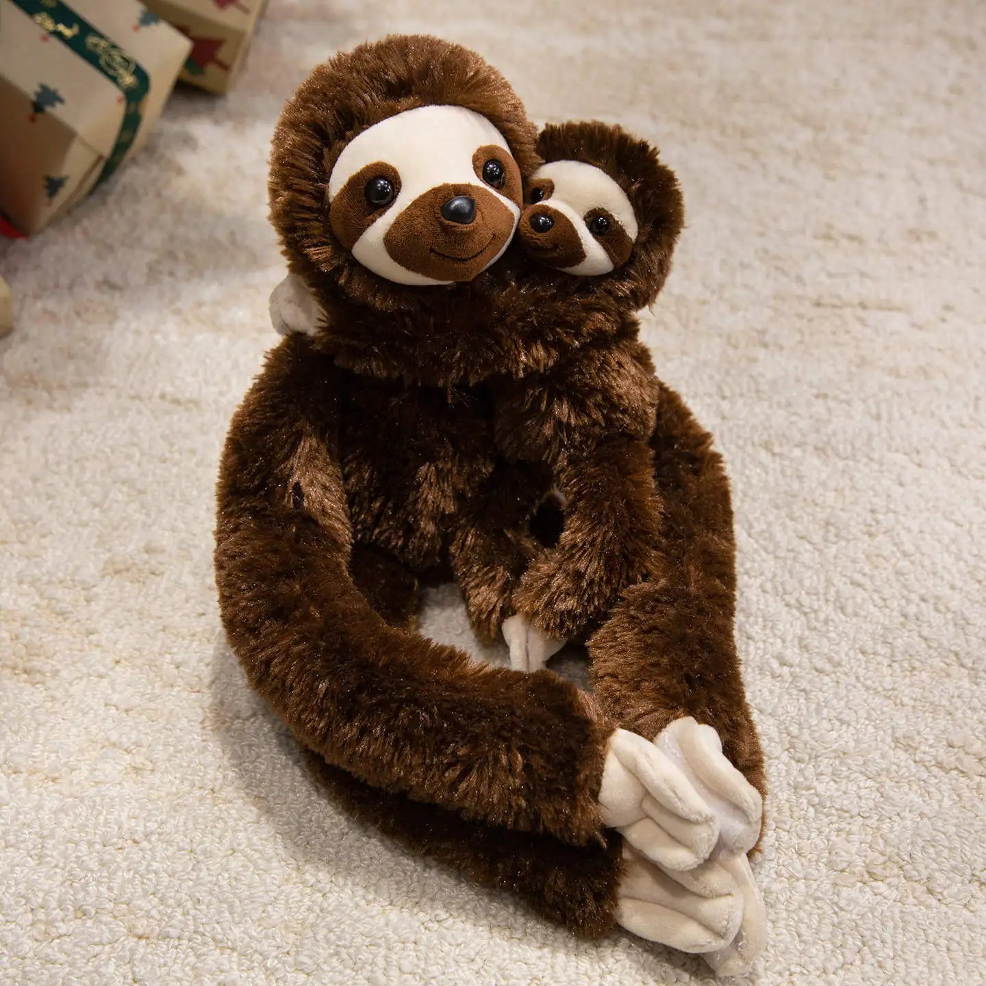 peluche paresseux marron bébé maman