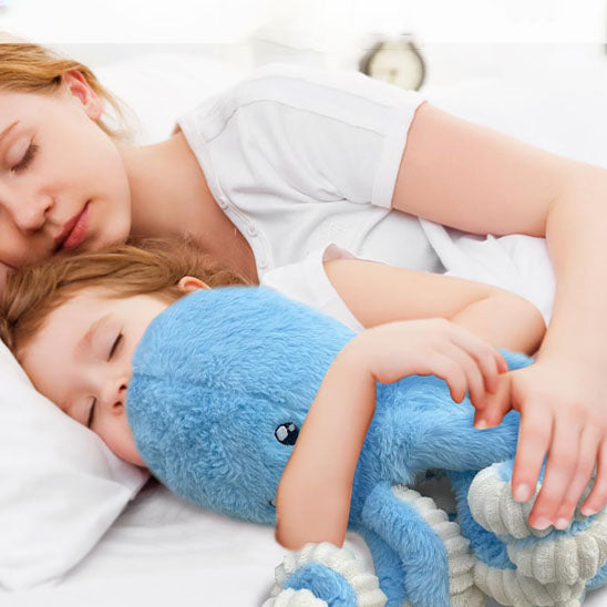peluche pieuvre bleue coton doux reconfortant enfant maman endormi