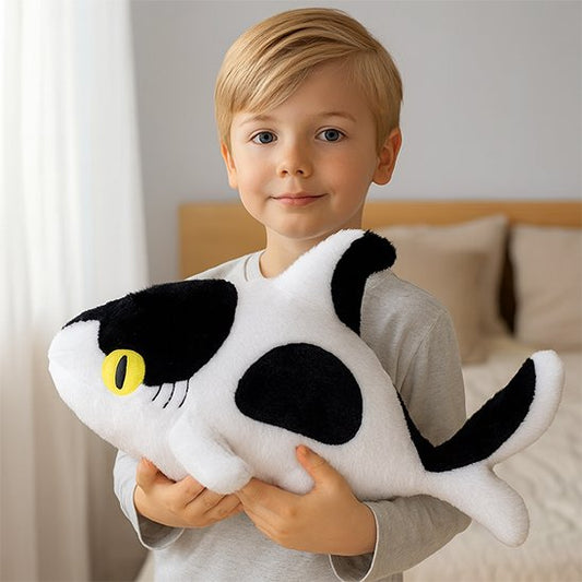 Peluche requin garçon souriant