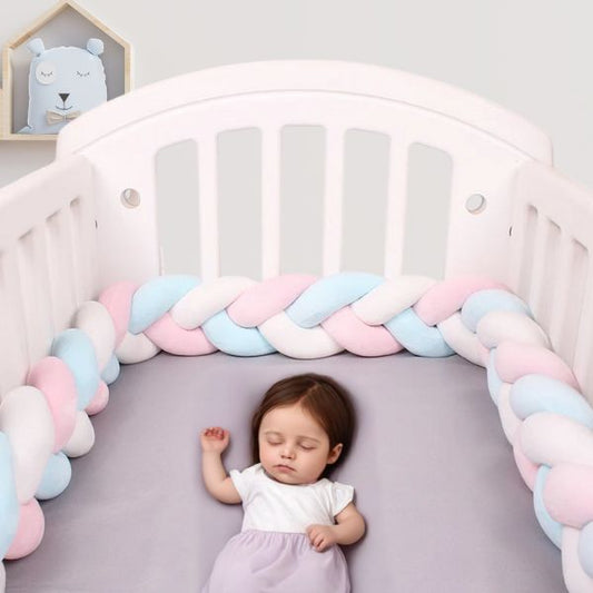tour de lit tresse bleu rose blanc bebe ensommeille