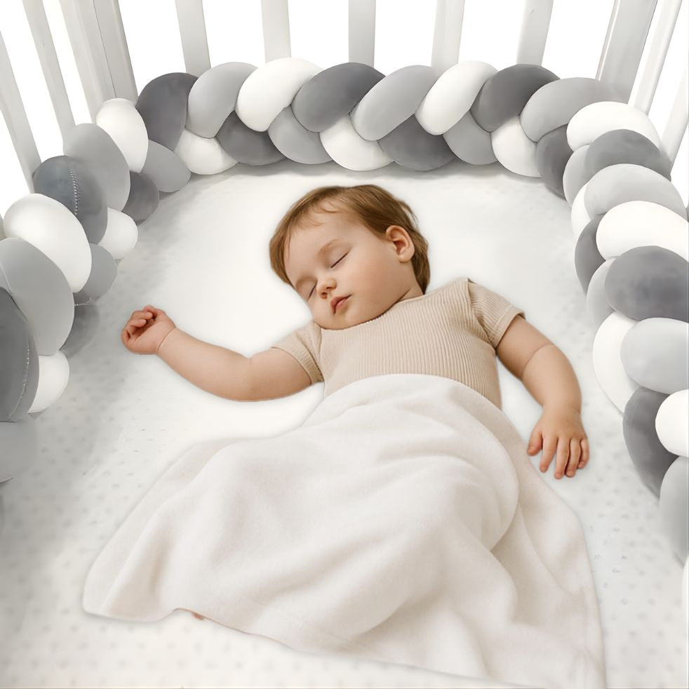 tresse de lit 3m protectrice bébé endormi paisiblement lit