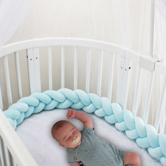 tresse de lit 4m bleu enfant endormi dans berceau