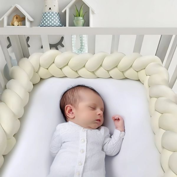 tresse de lit bebe enfant endormi dans son lit