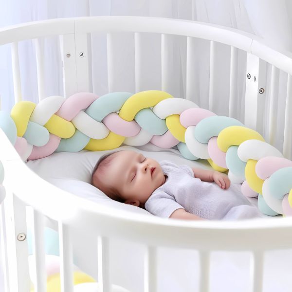 tresse de lit bebe jaune rose bleu fille endormie