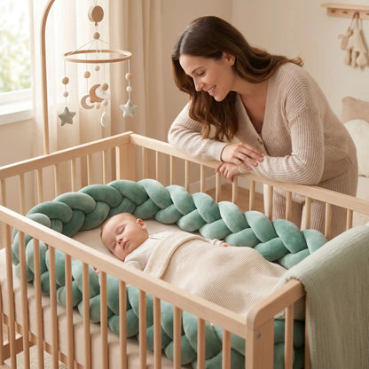 tresse de lit vert sauvage bébé maman souriante