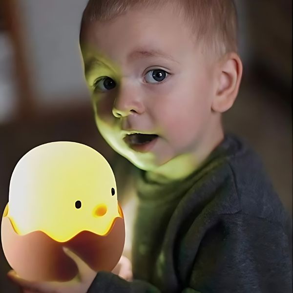 veilleuse bébé coquille d'oeuf sécuritaire enfant joyeux