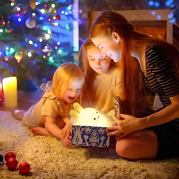veilleuse lapin cadeau enfant bebe maman souriant