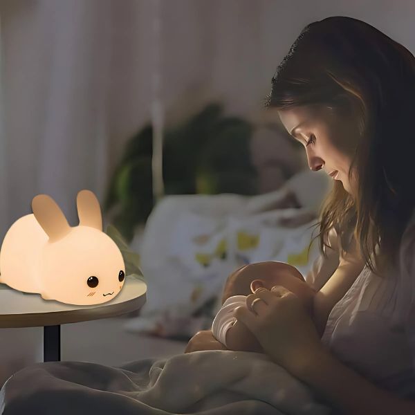 veilleuse lapin luminosite tamisee maman allaitement nocturne