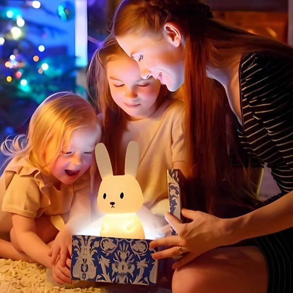 veilleuse lapin securitaire silicone cadeau maman fille garcon souriants